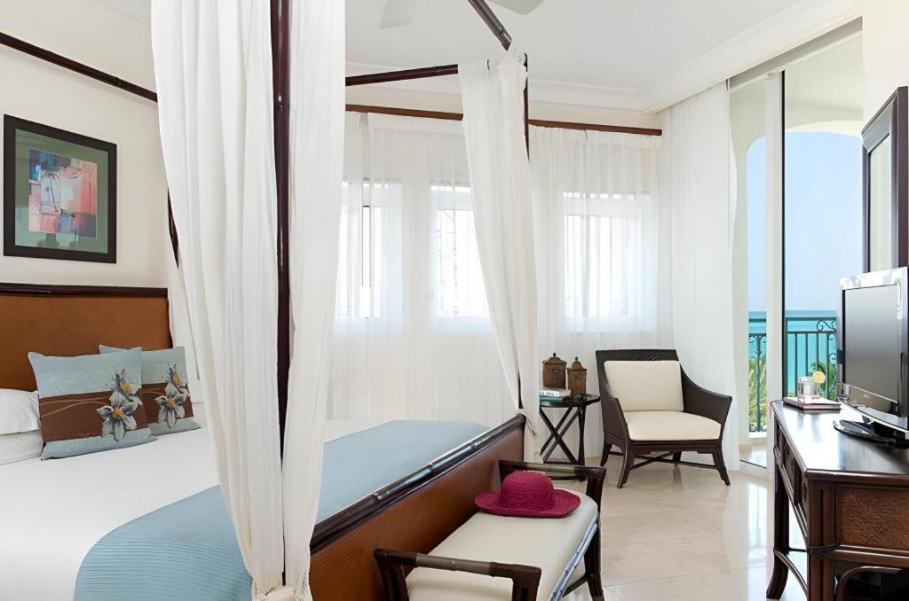 Seven Stars Resort & Spa Grace Bay Exterior photo